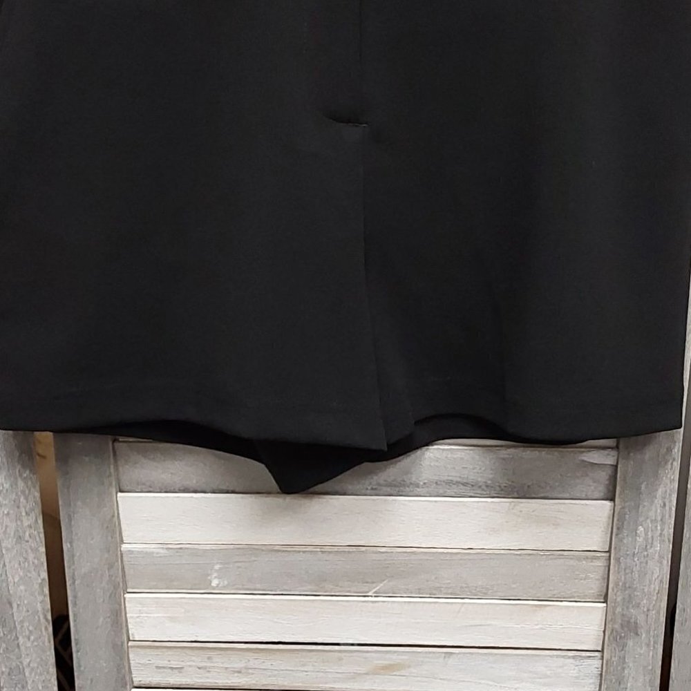Scuba Stretch Bermuda Short | Redy | 2 - Picture 2 of 9